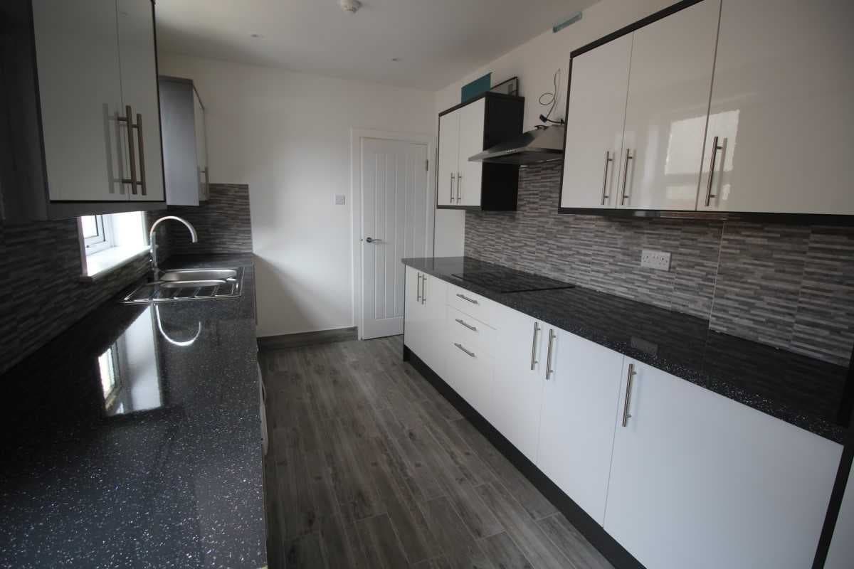 17 Lawson Road — photo 4