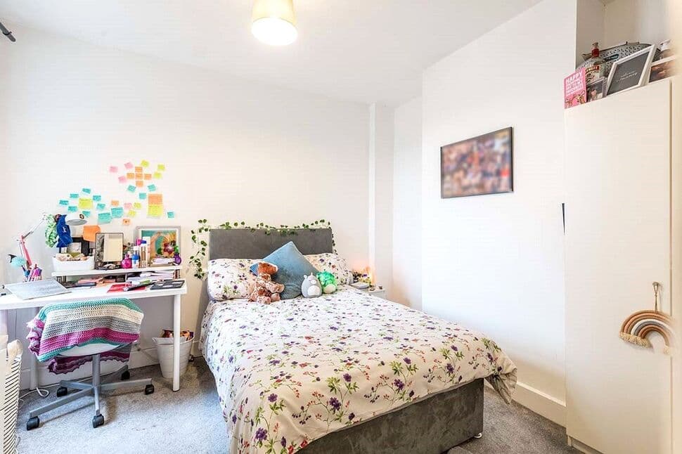 17 Lawson Road — photo 3
