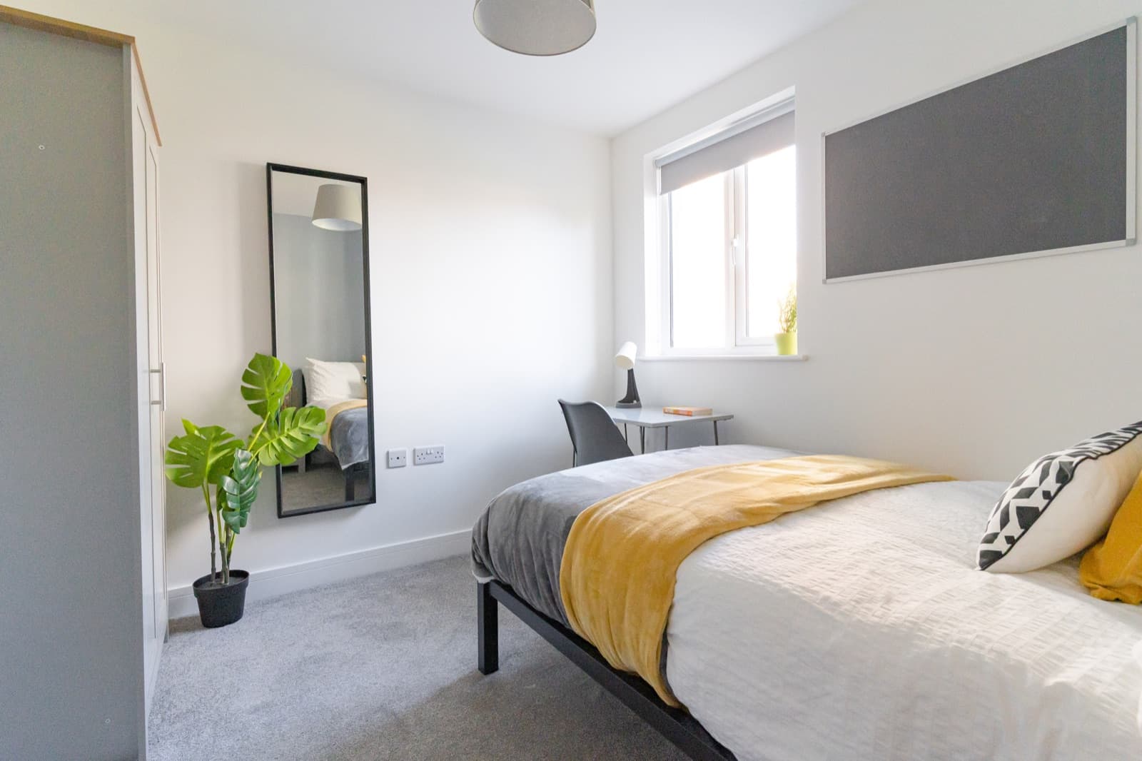 Grosvenor #75 — room 3